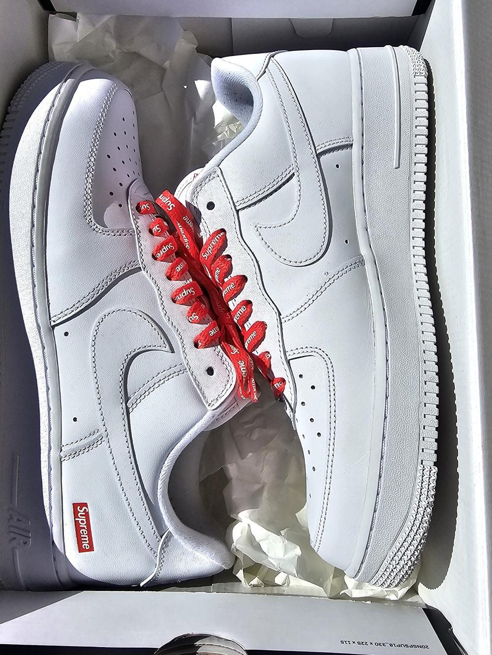 Nike Air Force 1 X SUPREME